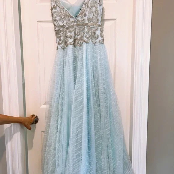 Prom dress - Picture 2 of 3